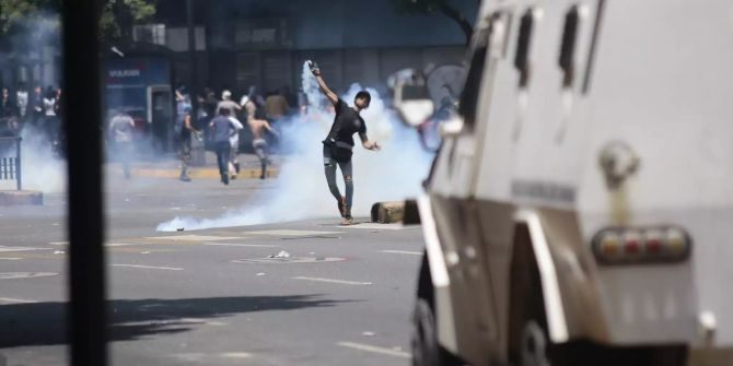 menschenmenge venezuela demo maduro