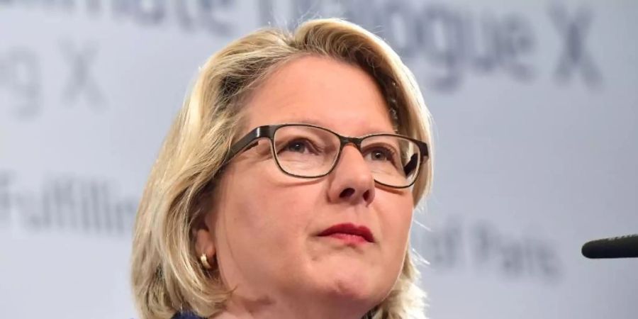 Die Weltgemeinschaft sei «noch längst nicht auf Kurs», mahnt Bundesumweltministerin Svenja Schulze. Foto: Tobias Schwarz/AFP POOL