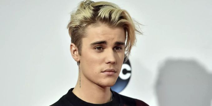 Justin Bieber fordert Tom Cruise heraus. Justin Bieber