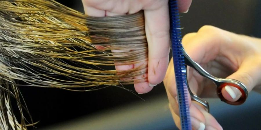 Friseurin mit Kundin