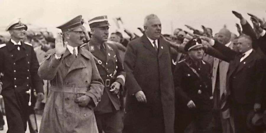 Der Historiker Volker Ullrichgibt auf 160 Seiten klare, prägnante Antworten zu Adolf Hitler. Foto: C.H.Beck