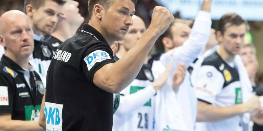 Die deutschen Handballer um Bundestrainer Christian Prokop sind bei der Bundeskanzlerin eingeladen. Foto: Federico Gambarini