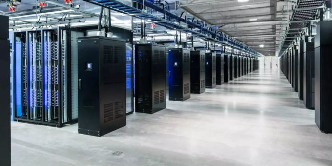 Hochgeladene Fotos werden auf Servern von Amazon und Google in den USA gespeichert. Das Bild zeigt Google Server in Lulea, Schweden. Google löschen