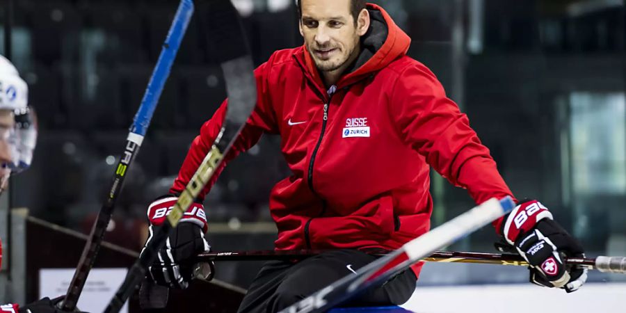 Nationaltrainer Patrick Fischer stimmt sein Team auf das Testspiel gegen Lettland ein