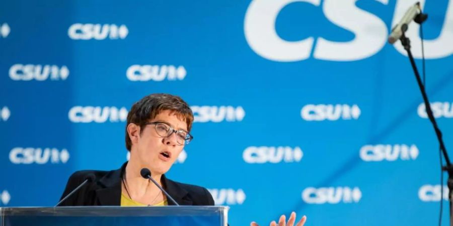 Kramp-Karrenbauer wirft Rot-grün vor, aus ihren umstrittenen Karnevals-Äusserungen eine grosse Debatte zu machen. Foto: Daniel Karmann