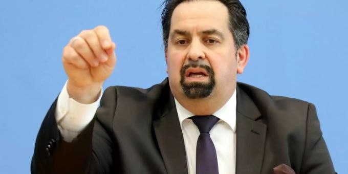 Berlin - Zentralrat der Muslime fordert stärkeren Schutz von Moscheen