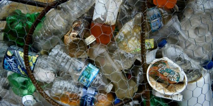 Greenpeace nennt Recycling von Plastik «Mythos» Greenpeace nennt Recycling von Plastik «Mythos»
