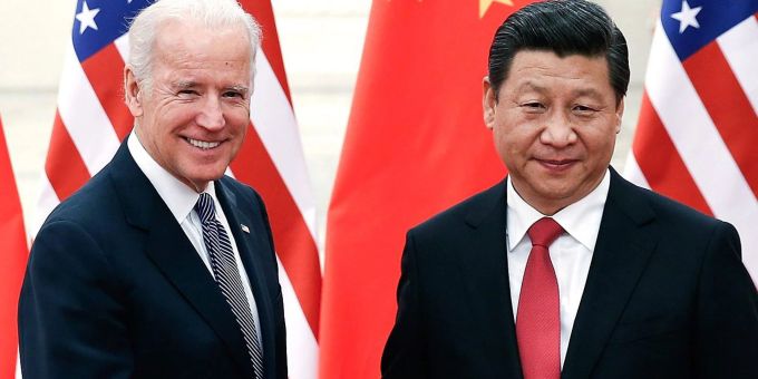 Xi Jinping und Joe Biden, damals US-Vize-Präsident der USA, bei einem Treffen in Peking im Dezember 2013. Joe Biden