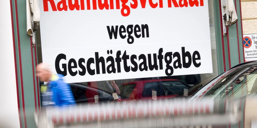 Im Oktober meldeten 722 Unternehmen Insolvenz an - im September waren es noch 760.