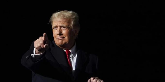 Donald Trump gestikuliert