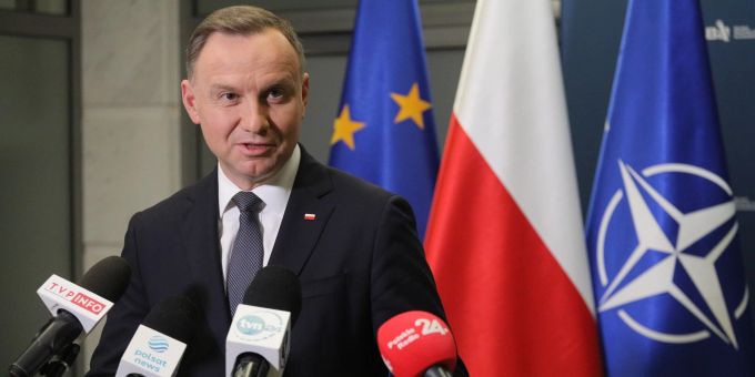 Polens Präsident Andrzej Duda im Gespräch mit Journalisten. Andrzej Duda