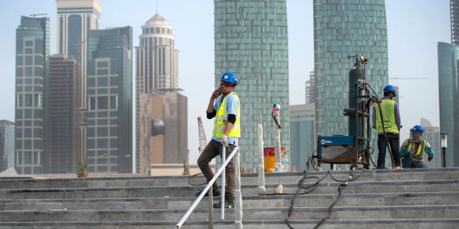 Eine Baustelle in Doha. Internationale Kritik gibt es nicht nur an der WM-Vergabe, sondern auch an den Bedingungen für ausländische Bauarbeiter in Katar.