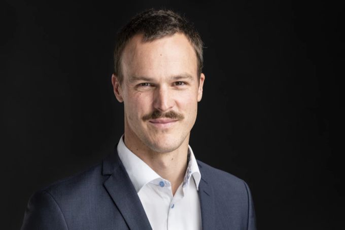Nationalrat Bastien Girod (Grüne/ZH) hält das Rating für schlüssig. Er verlangt den konsequenten Ausbau des Klimaschutzes in allen Bereichen der Politik und setzt sich für eine Beschleunigung der Energiewende ein. (Archivbild) CCPI Rating