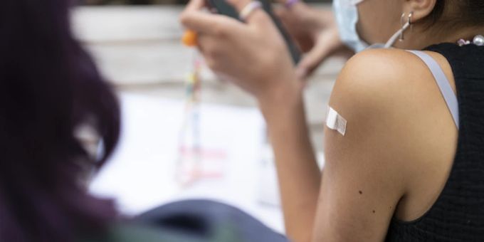 Mehrere Personen erstatten wegen mutmasslicher Schädigungen durch die Corona-Impfung Anzeige gegen Swissmedic. coronavirus impfung anzeige swissmedic