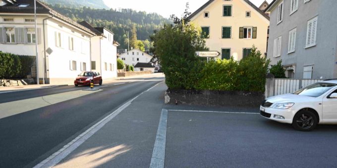 Ein 6-jähriger Junge wurde beim Unfall leicht verletzt.