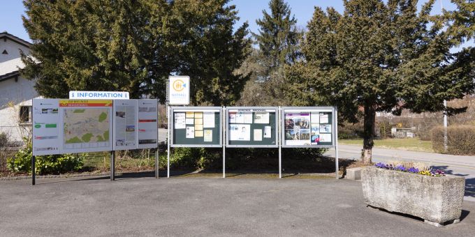 Infotafeln beim Gemeindehaus Mägenwil. Infotafeln beim Gemeindehaus Mägenwil.