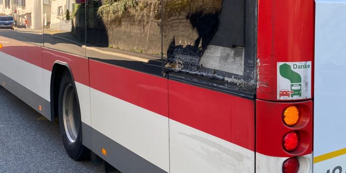 Stadt St. Gallen SG - Autolenker fährt nach Streifkollision weiter