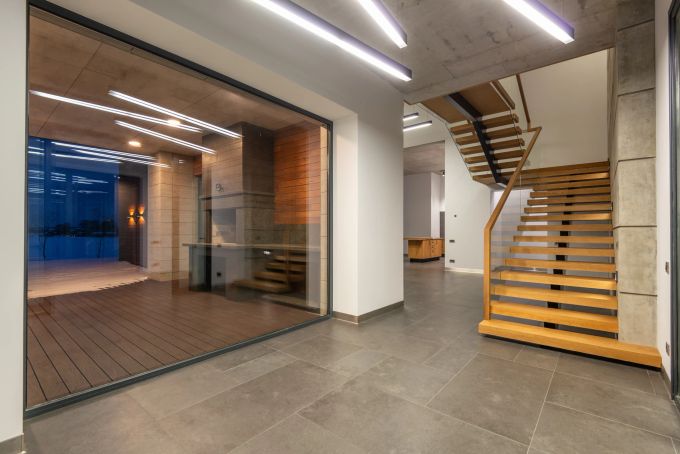 Ersetzen Sie herkümmliche durch LED-Lampen. Energie sparen LED-Lampen