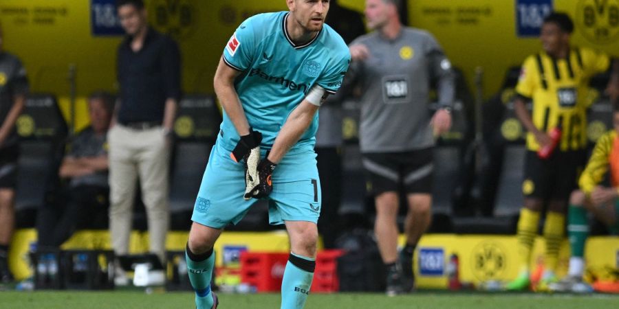 Hatte einen Ball knapp ausserhalb des Strafraums mit der Hand gefangen: Lukas Hradecky.