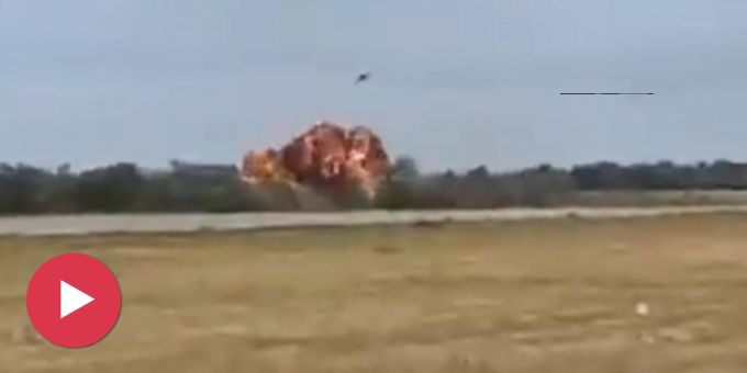 Ukrainer spotten - Crasht hier ein Russen-Kampfjet kurz nach Start?