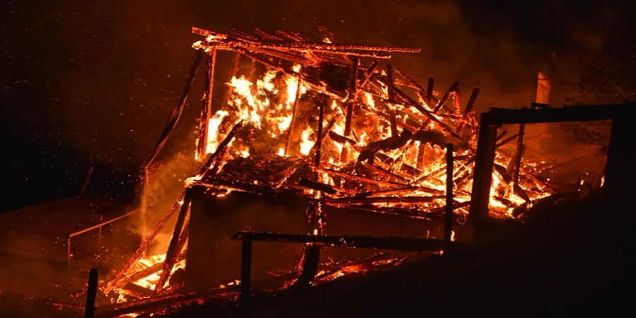 Ennetbürgen NW: Stall komplett niedergebrannt