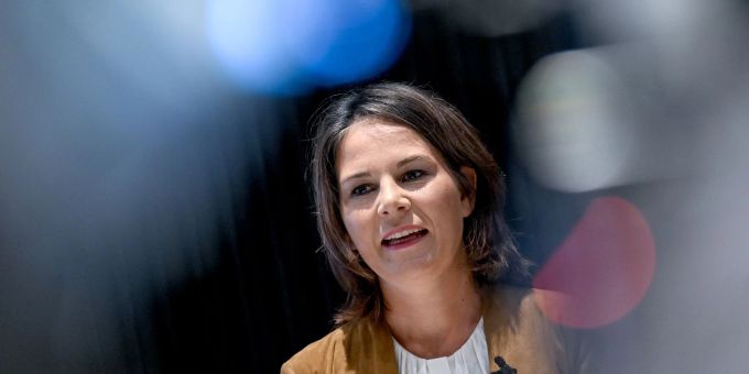 «Das ist Putins Krieg, und deshalb tue ich mich mit diesem Gedanken sehr schwer»: Annalena Baerbock. «Das ist Putins Krieg, und deshalb tue ich mich mit diesem Gedanken sehr schwer»: Annalena Baerbock.