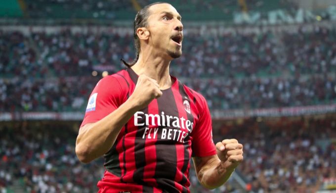 Zlatan Ibrahimovic jubelt nach einem Tor für Milan. Zlatan Ibrahimovic