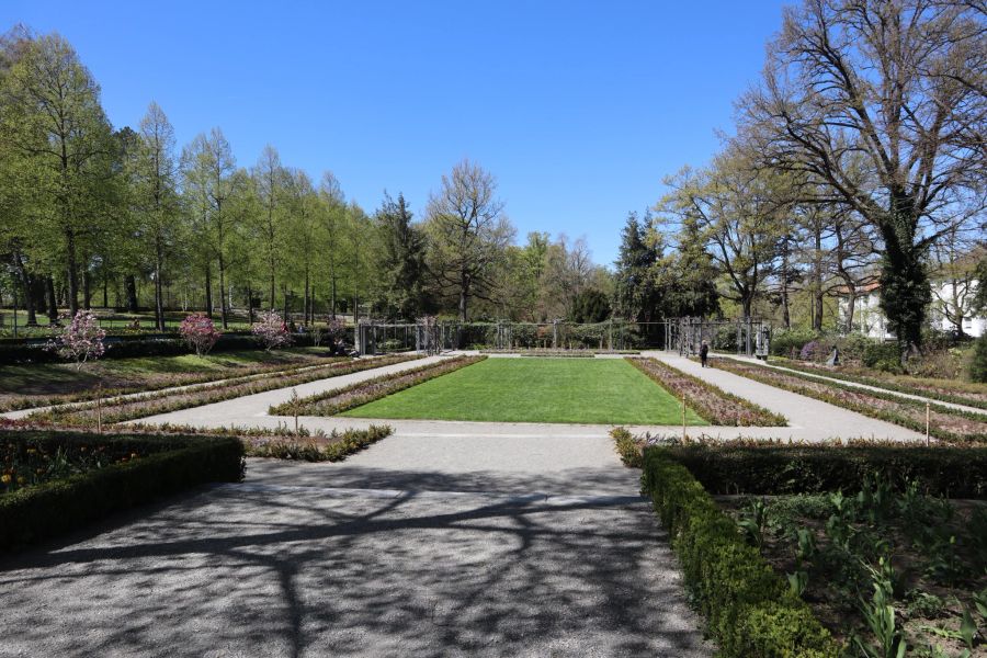 Der Rosengarten in der Stadt Bern lädt an warmen Tagen zum Verweilen ein.