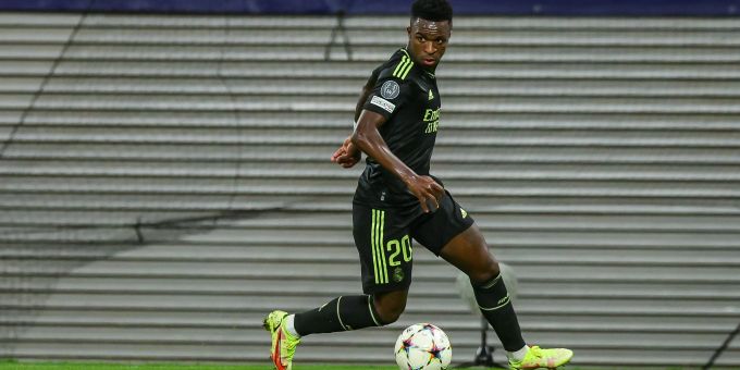 Vinicius attackiert - Aktion vor Madrider Stadtderby sorgt für Ärger