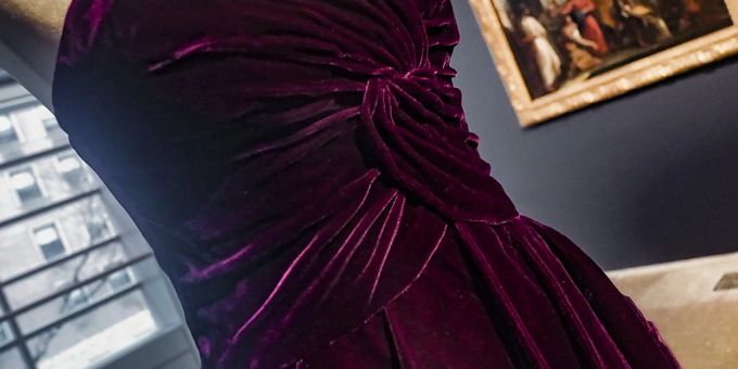 Ein Kleid der 1997 bei einem Autounfall ums Leben gekommenen Prinzessin Diana ist in New York für rund 600'000 Dollar versteigert worden. (Archivbild) Ein Kleid der 1997 bei einem Autounfall ums Leben gekommenen Prinzessin Diana ist in New York für rund 600'000 Dollar versteigert worden. (Archivbild)