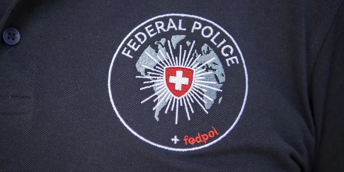 Das Bundesamt für Polizei (Fedpol) hat aufgrund eines Rechtshilfeersuchens aus Belgien in mehreren Kantonen Durchsuchungen in einem internationalen Geldwäschereifall durchgeführt. (Symbolbild) Das Bundesamt für Polizei (Fedpol) hat aufgrund eines Rechtshilfeersuchens aus Belgien in mehreren Kantonen Durchsuchungen in einem internationalen Geldwäschereifall durchgeführt. (Symbolbild)