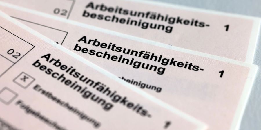 Will die Krankenkasse wissen, wann man wieder arbeiten gehen kann, müssen Versicherte am Telefon keine Auskunft geben.