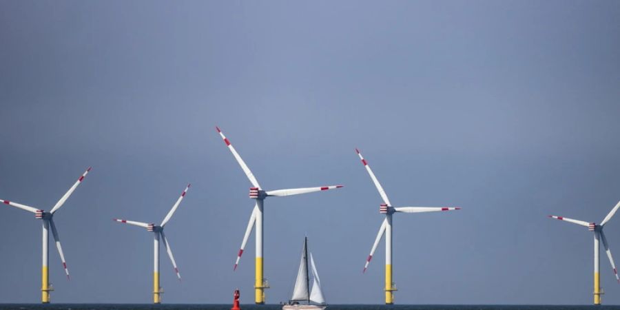 In der Nordsee bei Nordergründe in Deutschland gibt es bereits einen Offshore-Windpark (im Bild). Frankreich will bis 2050 rund 50 Offshore-Windparks auf See schaffen. (Archivbild)