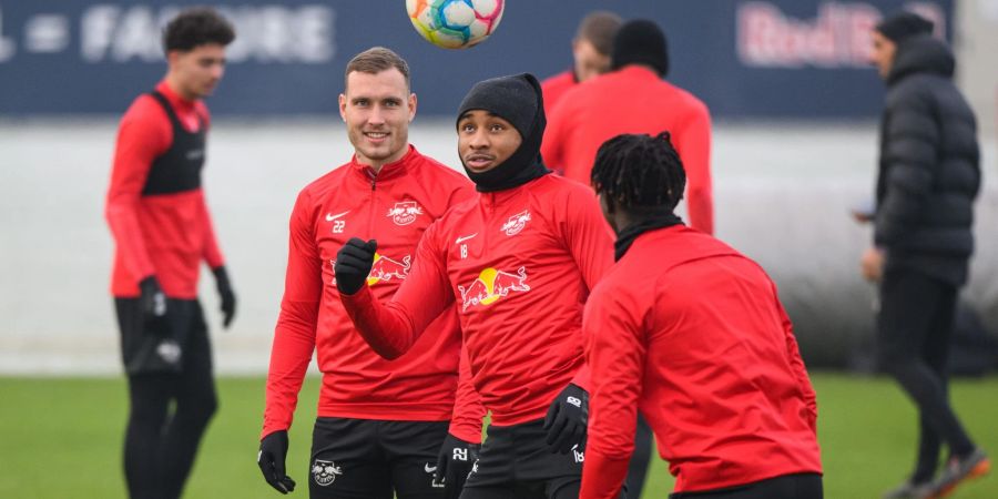 Öffentliches Training von RB Leipzig mit Christopher Nkunku (M) in Aktion.