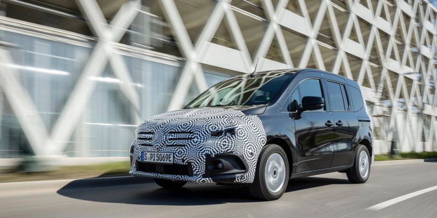 Mercedes macht den Renault Kangoo zum EQT. Dieser kostet mit einem Grundpreis von rund 49.000 Euro zwar rund 25 Prozent mehr.