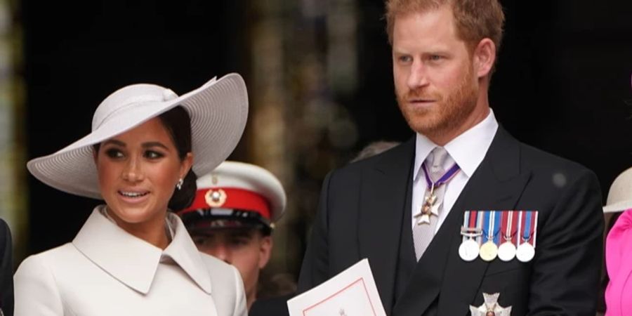 Meghan und Prinz Harry wissen noch nicht, ob sie zu Charles' Krönung kommen.