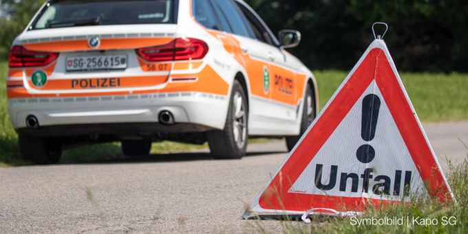 Ulisbach SG: E-Bike-Fahrerin bei Unfall mit Auto leicht verletzt. Ulisbach SG Unfall