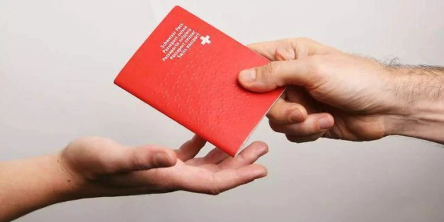 Auch juristische Anpassungen gehören zur Transition, etwa die Änderung des Namens. (Symbolbild)