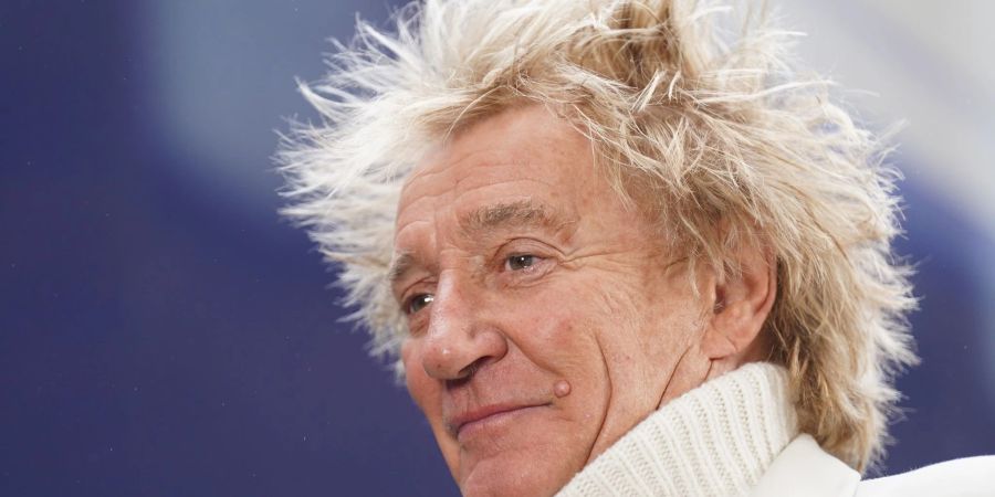 Rod Stewart muss einen Auftritt wegen einer Virusinfektion absagen.
