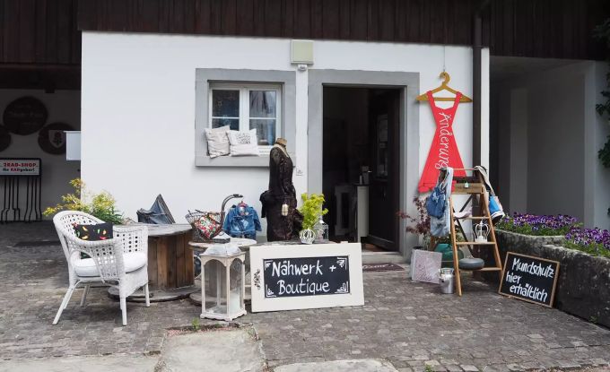 Das Nähwerk befindet sich im Dorfzentrum von Wangen. Nähwerk Wangen