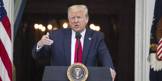 Ein ehemaliger US-Botschafter kritisierte die Aussenpolitik vin Trumps Regierung während der Corona-Krise. Trump Regierung Aussenpolitik