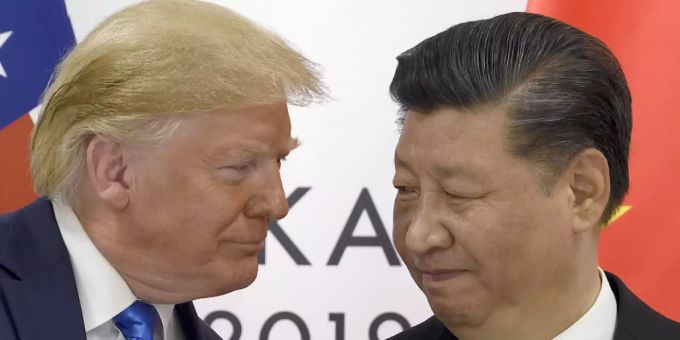 US-Präsident Donald Trump (links) und der chinesische Präsident Xi Jinping in 2019. Zuletzt machten sich beide Seiten Vorwürfe, Abmachungen nicht eingehalten zu haben. (Archivbild) Donald Trump Jinping