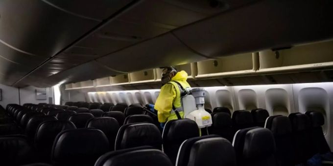 EU empfiehlt Schutzmasken und Abstand bei Flugreisen EU empfiehlt Schutzmasken und Abstand bei Flugreisen