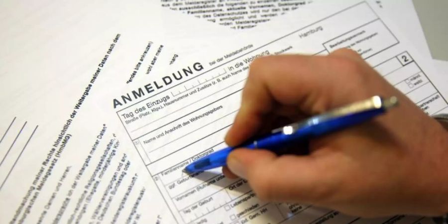 Rund 1,5 Millionen Menschen sind 2019 aus dem Ausland zugezogen, 1,2 Millionen ins Ausland verzogen. Foto: picture alliance / dpa