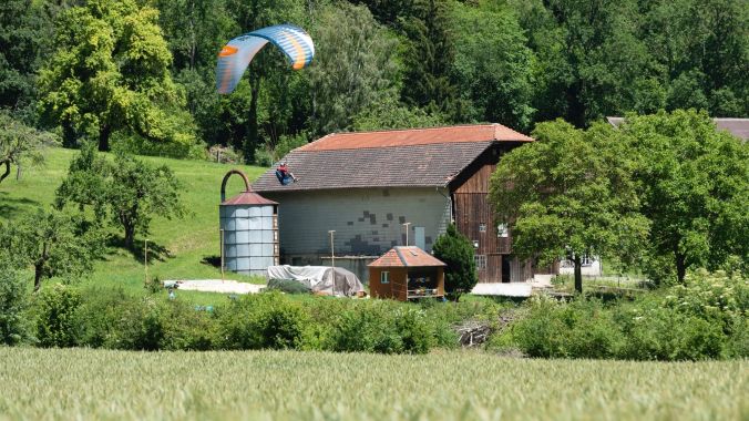 Der Hof bei Herbertswil (vorderer Hammer) bietet den perfekten Landeplatz.