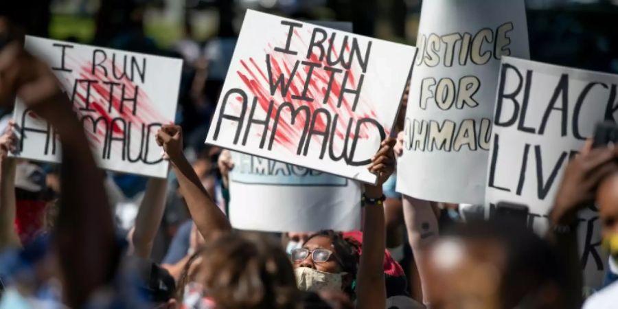 Demo zum Gedenken an Ahmaud Arbery