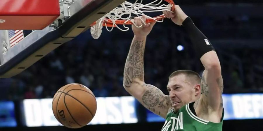 Hofft auf eine baldige Fortsetzung der NBA: Daniel Theis. Foto: John Raoux/AP/dpa