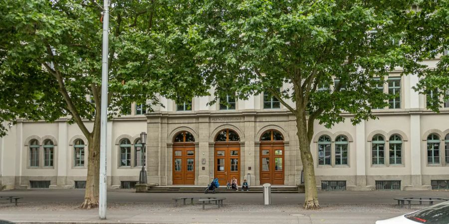 Das Pestalozzi Schulhaus in Aarau.