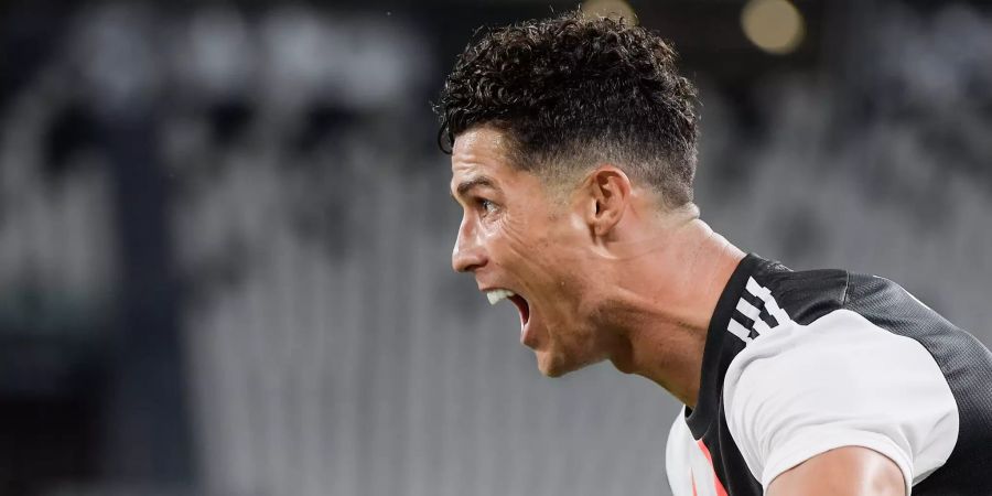 Cristiano Ronaldo trifft im Spitzenspiel der Serie A gegen Lazio Rom doppelt.