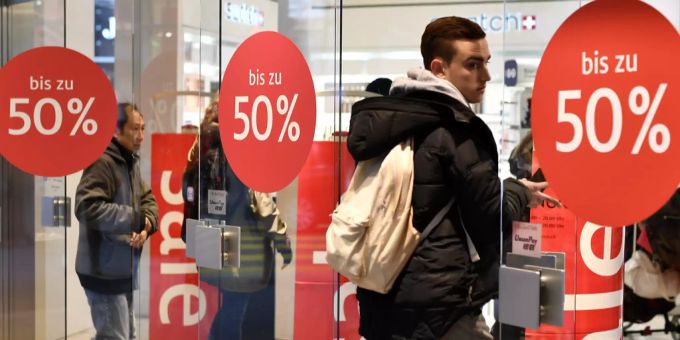 Umfrage vor Öffnung - Zwei Drittel wollen ab Montag normal shoppen